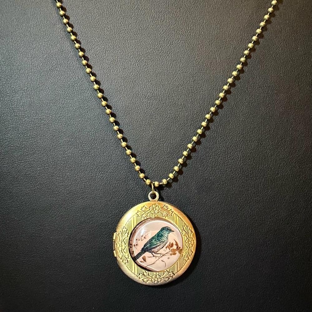 Gold Vintage Style Round Embossed Locket Necklace w/Blue Bird on front🐦‍⬛